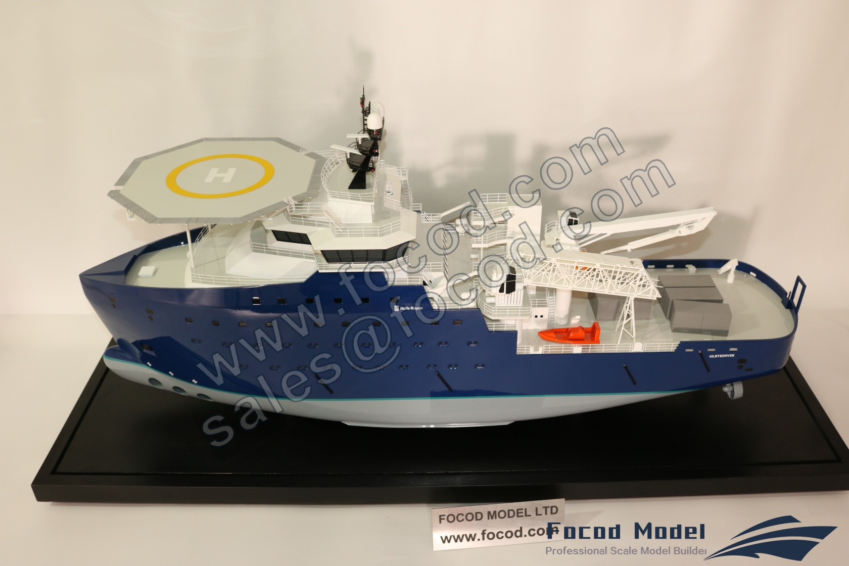 customized model of 82m windfarm support boat